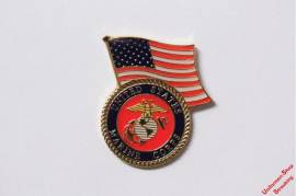 Pos. A50_0731: USMC Ansteckpin Wappen mit Flagge (neu) - Bild vergr��ern 